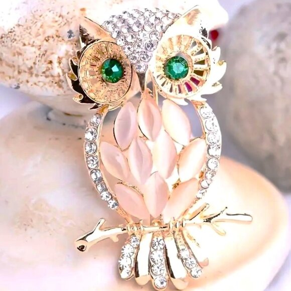Stunning Owl Brooch Rhinestone Large Pin Gold Gems Coat Lapel Big Green Eyes - Picture 1 of 3